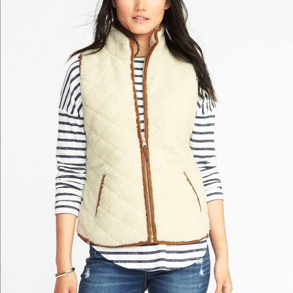 Old navy cream Sherpa vest NWOT